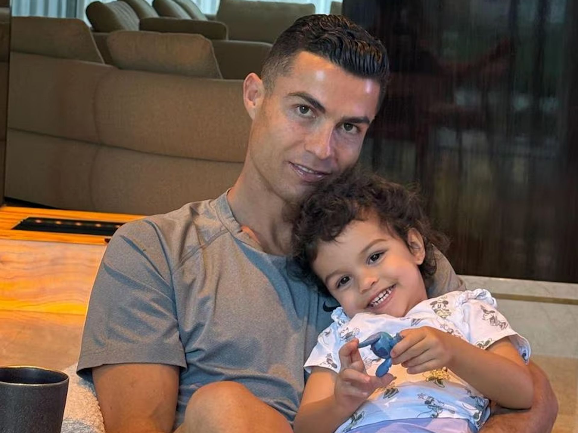 Cristiano Ronaldo Melts Hearts With New Photo Of Bella Esmeralda Before  Christmas