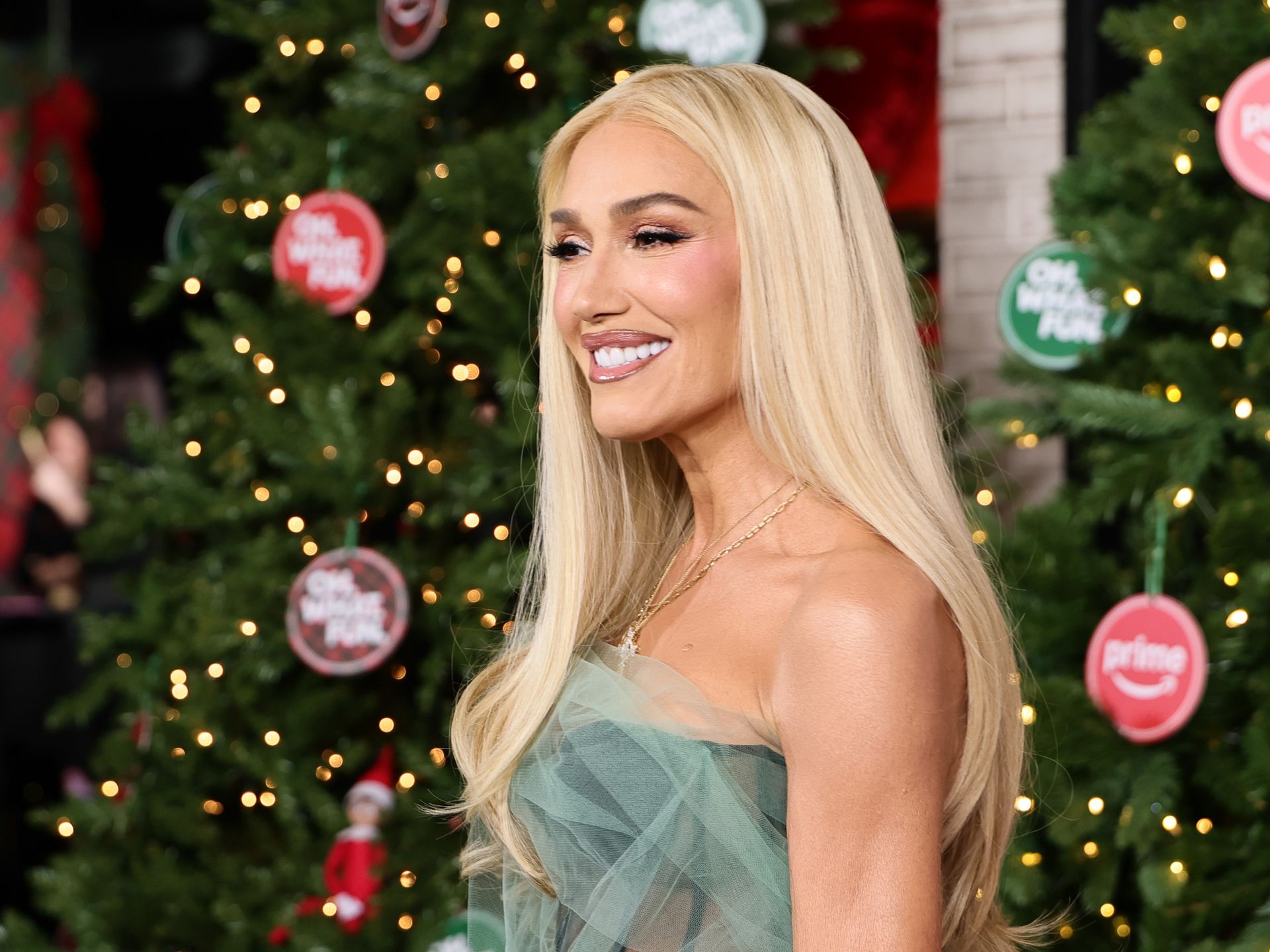 Gwen Stefani's Oh. What. Fun. Premiere Look Has Us Still Obsessed