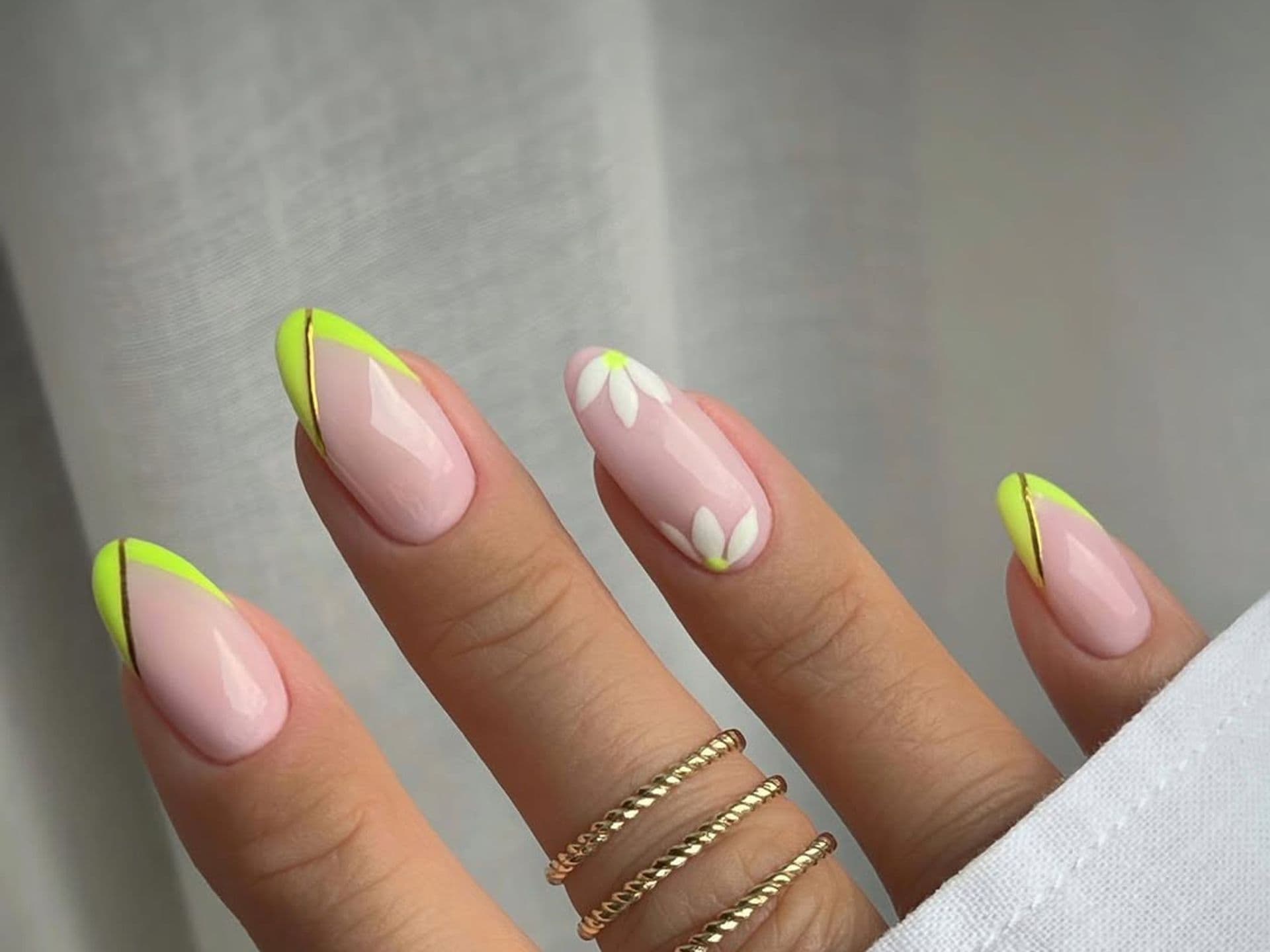 Pink Blunt Nails Trend Takes Over Spring