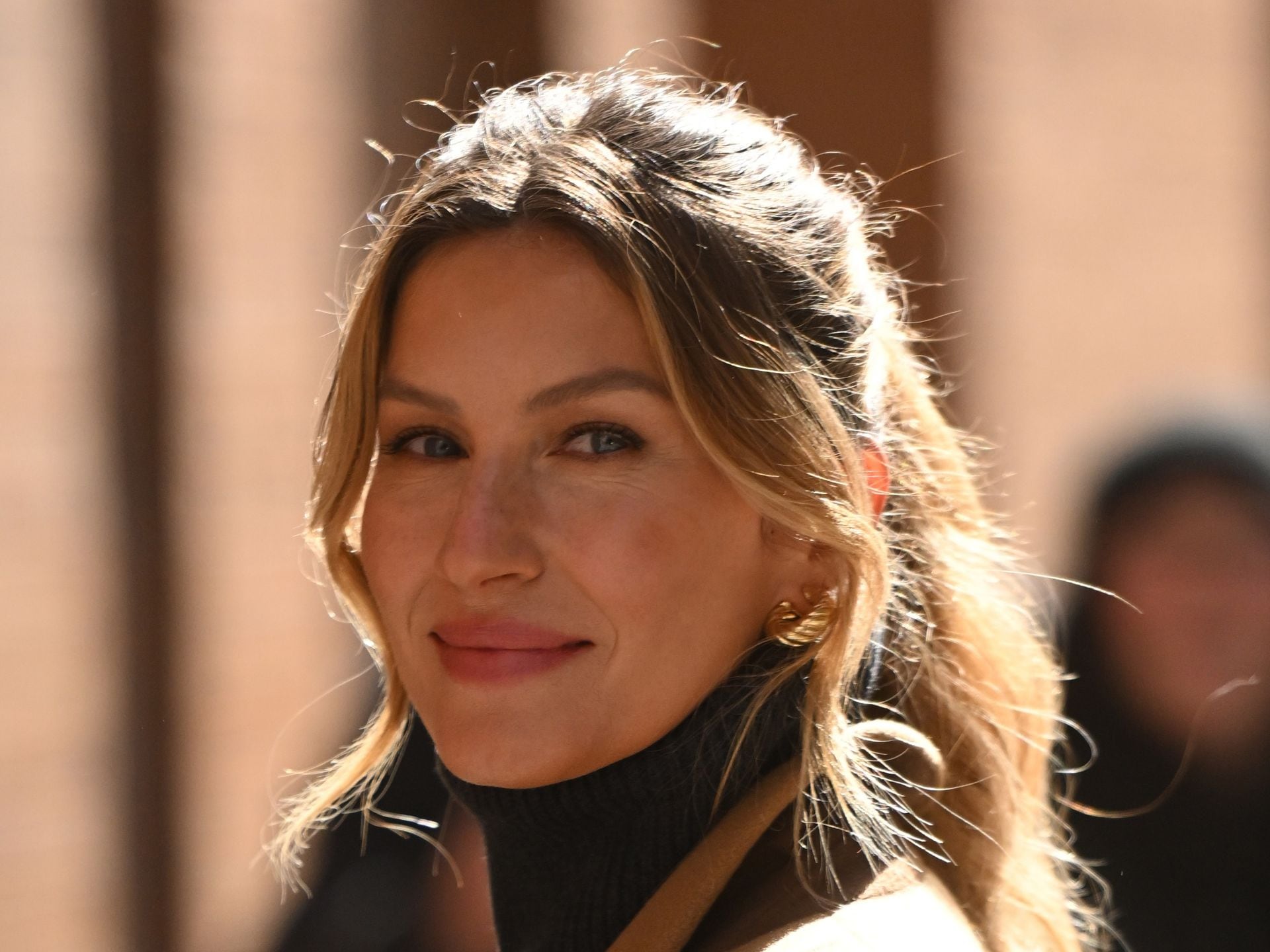 Vogue ジゼル これぞスーパーモデル。43歳ジゼル・ブンチェンが纏う、シックな