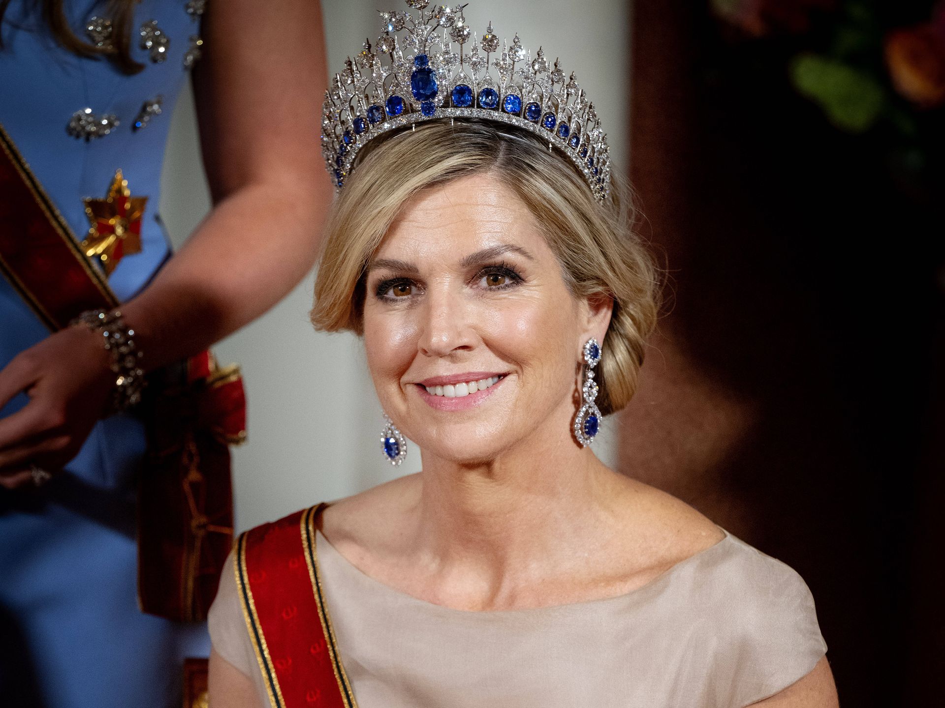 Queen Máxima surprises in sapphire tiara with 665 diamonds and 33