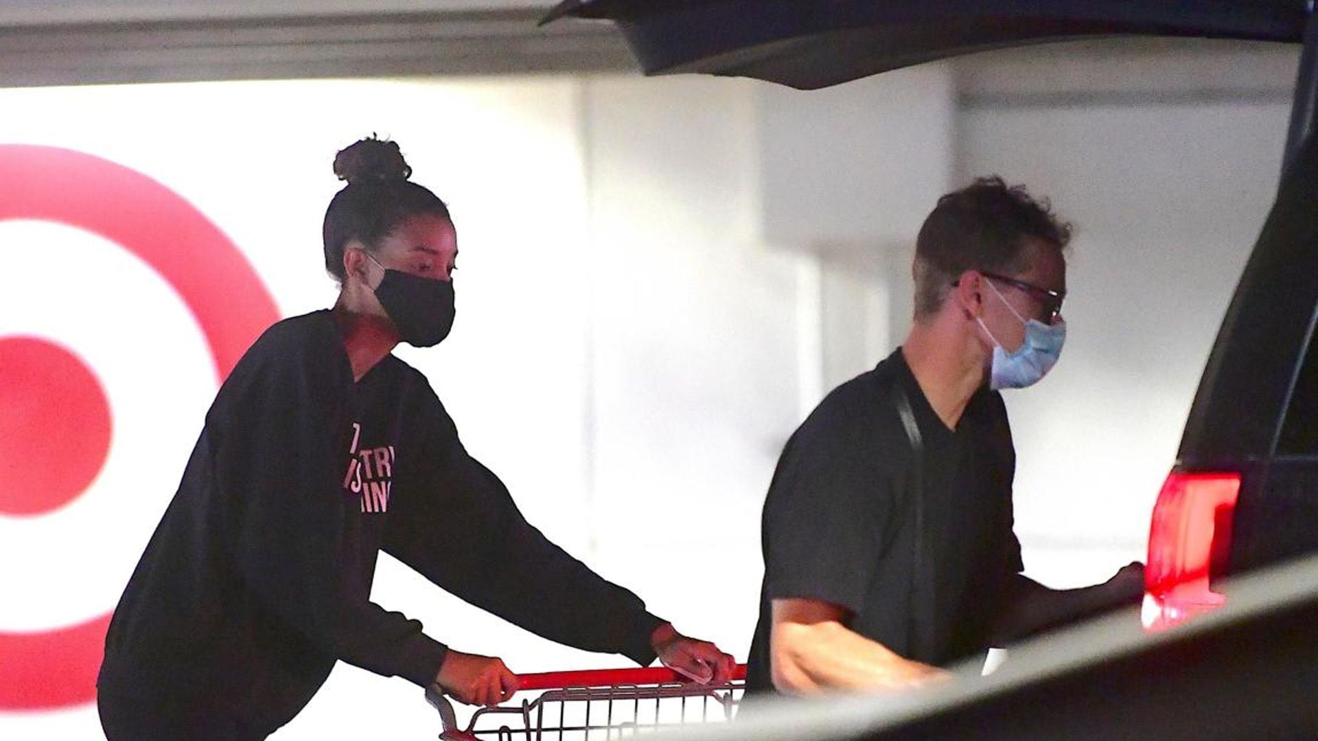 Naya Rivera’s sister and the actress’s ex-husband were spotted shopping together (Pics)