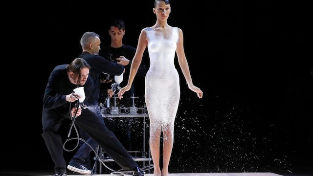 Coperni : Runway - Paris Fashion Week - Womenswear Spring/Summer 2023
