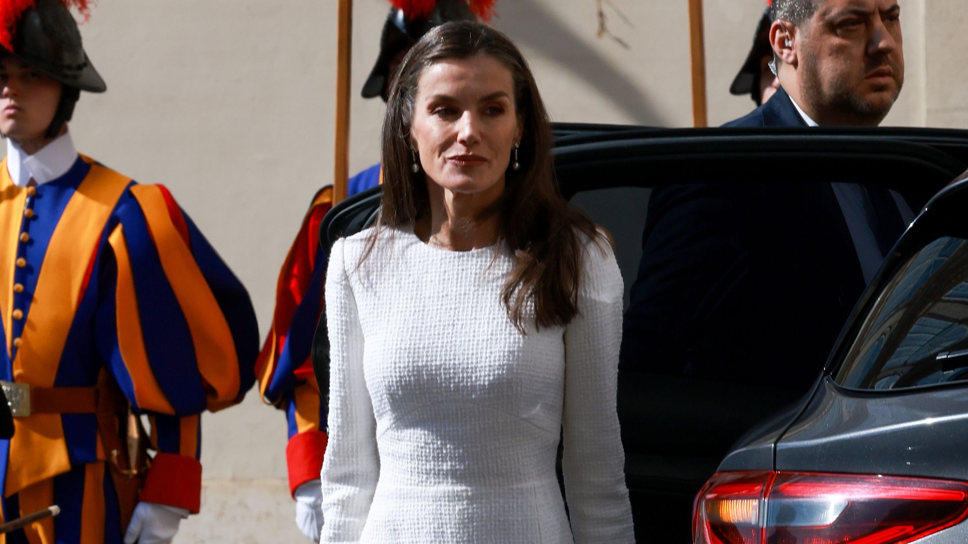 Queen Letizia revives white look in Vatican City, skips mantilla