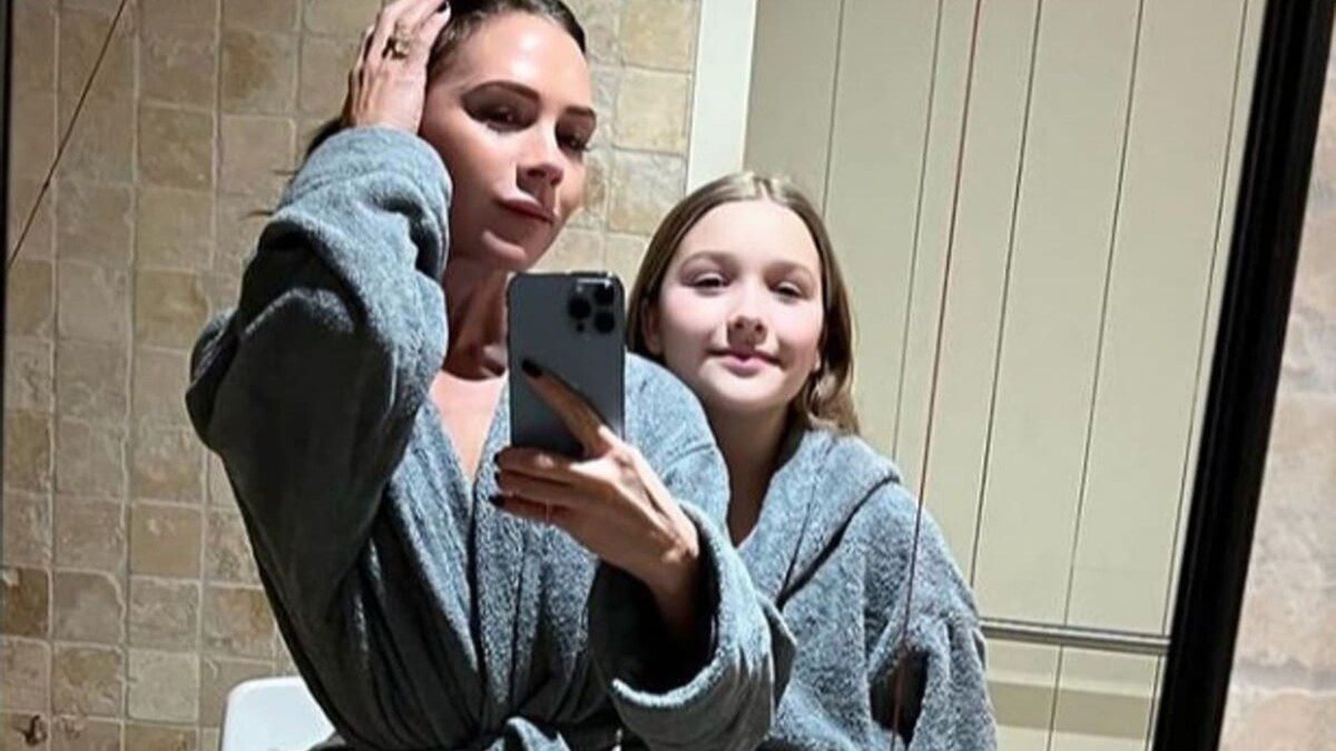 Victoria Beckham & her daughter Harper enjoy a spa day