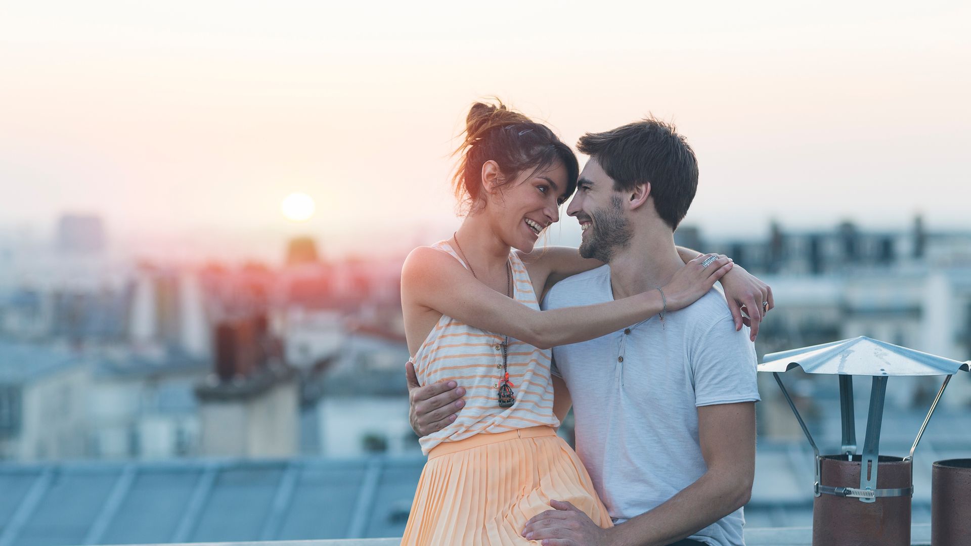 Dating each zodiac sign: Romantic behavior and personality traits according to an expert