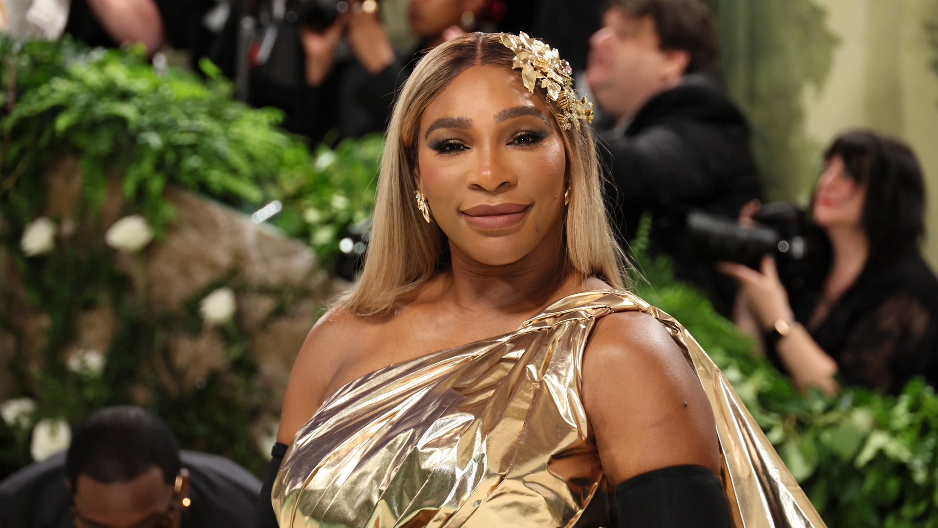 Serena Williams conquers the heat on 'Hot Ones' fiery interview