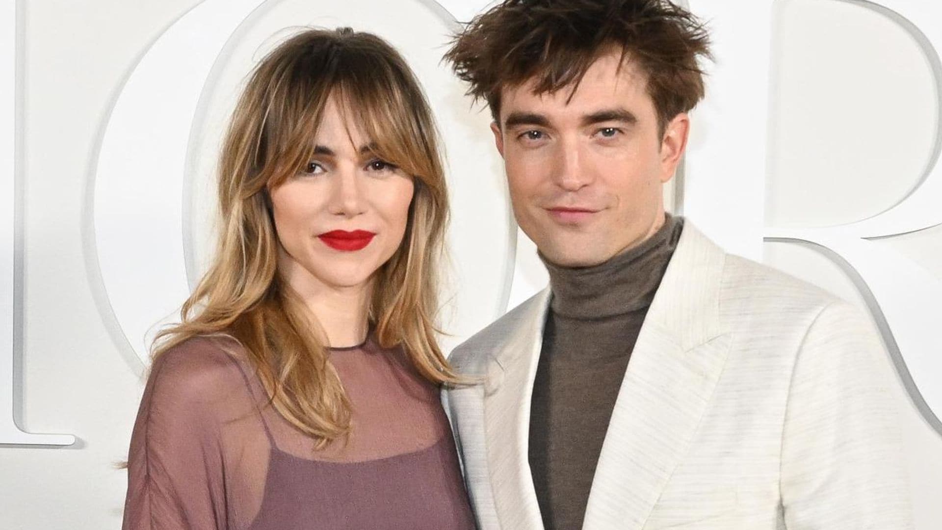 Suki Waterhouse and Robert Pattinson’s ‘sparkly’ pregnancy announcement in Mexico