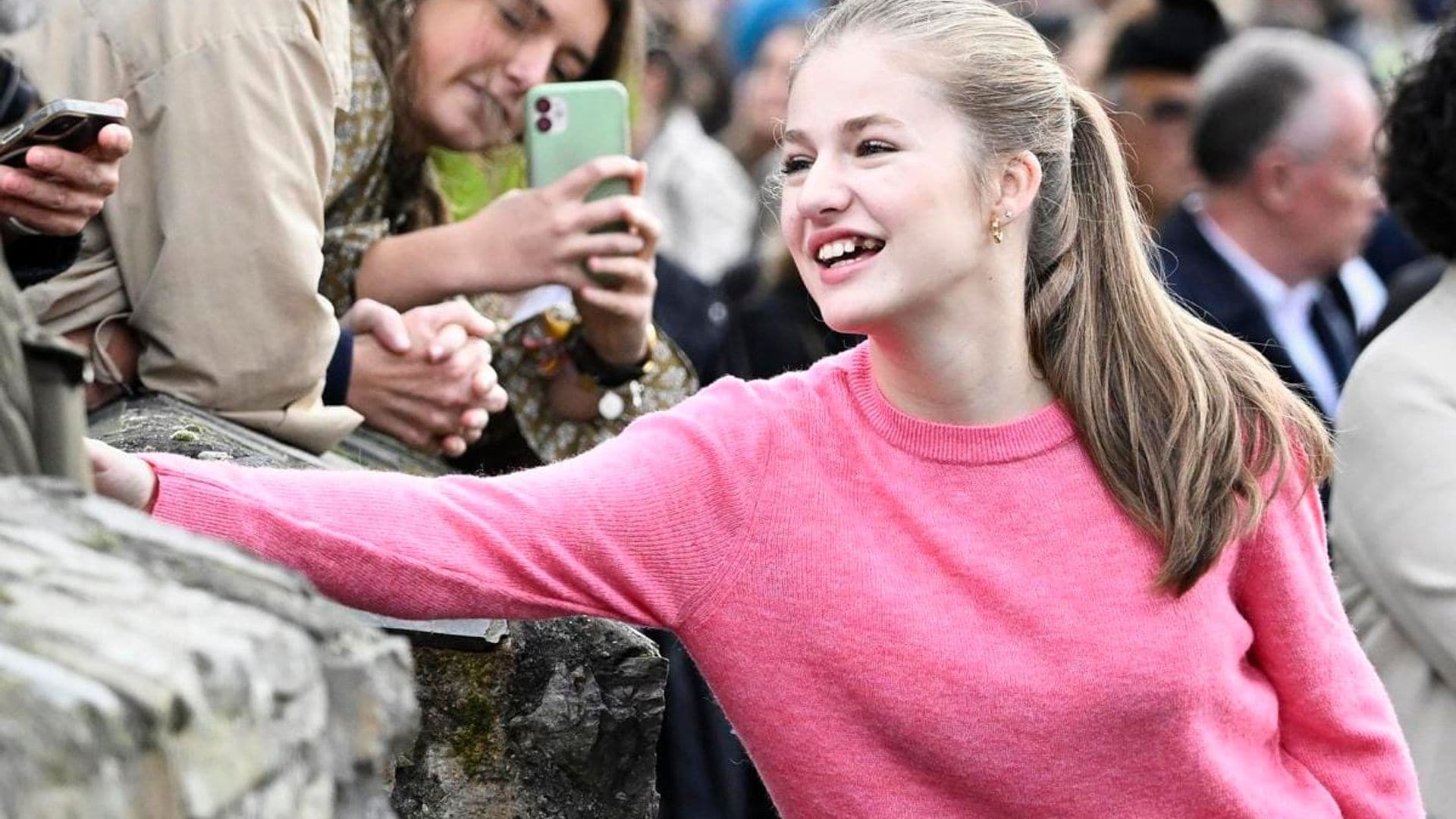 Future Queen shows off her second ear piercing