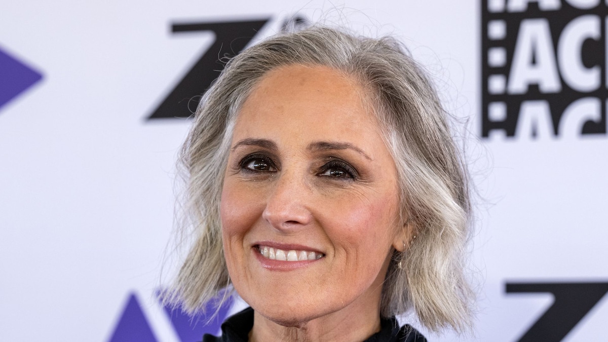 https://www.hola.com/us/horizon/landscape/060004b6bdb6-los-angeles-california-actress-ricki-lake-attends-the-74th-annual-ace-eddie-awar.jpg?im=Resize=(1200)
