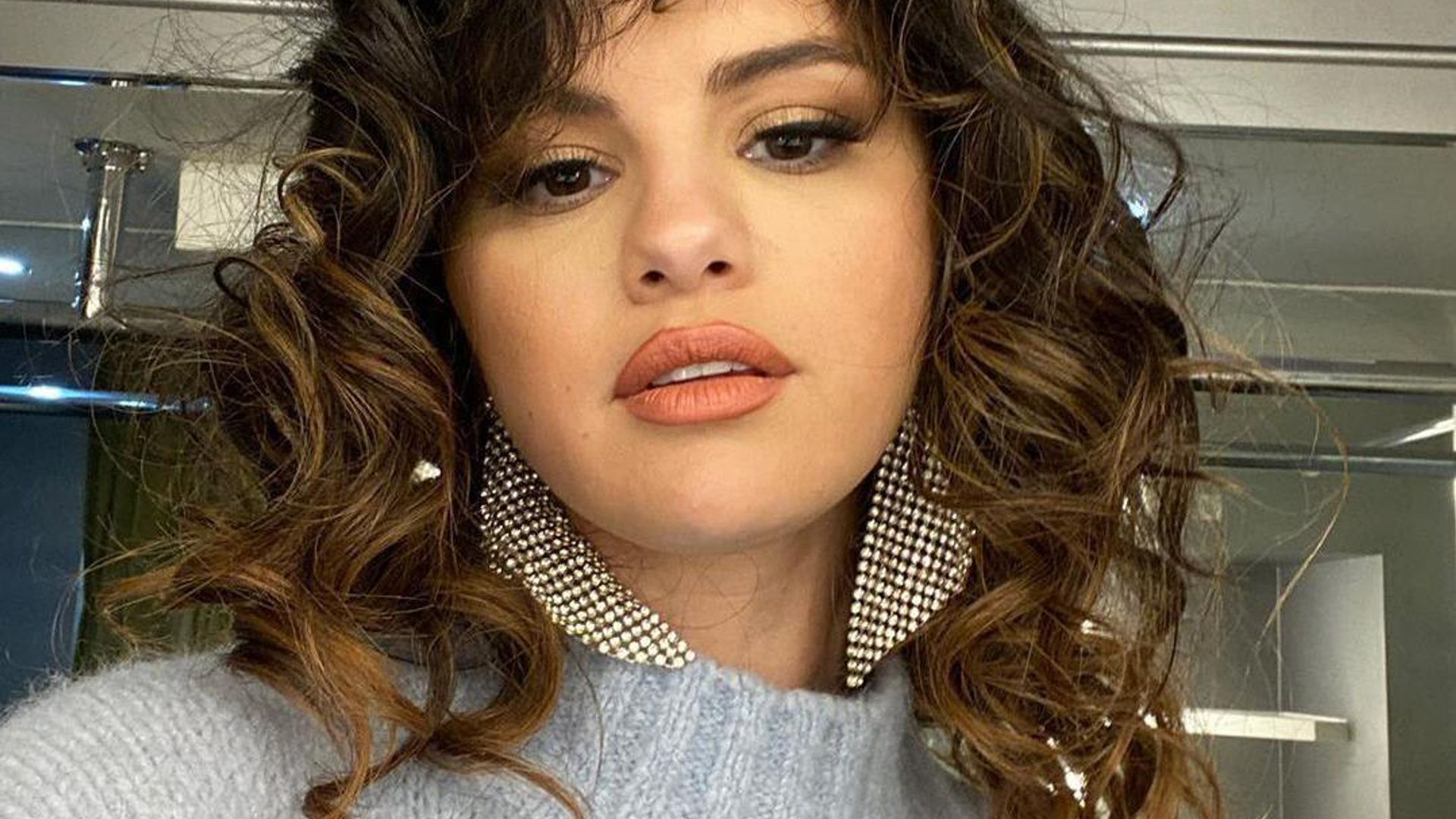 Selena Gomez’s head-turning earrings will take your look to the next level