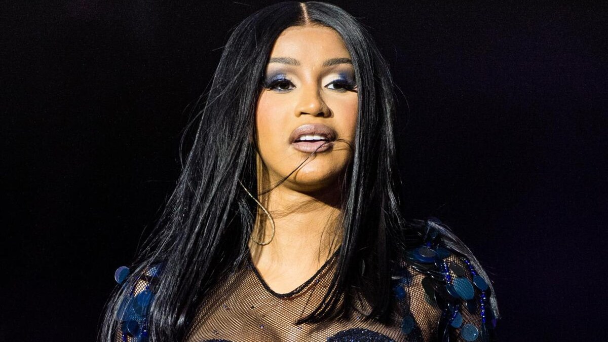 Cardi B praised for showing her ‘mustache’ in makeupfree selfie