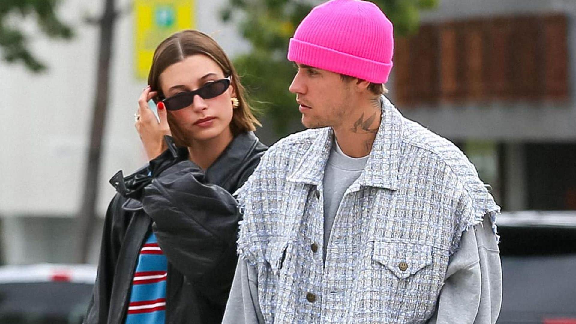Justin Bieber wears a blanket to Vanity Fair’s party; doesn’t walk the red carpet with Hailey