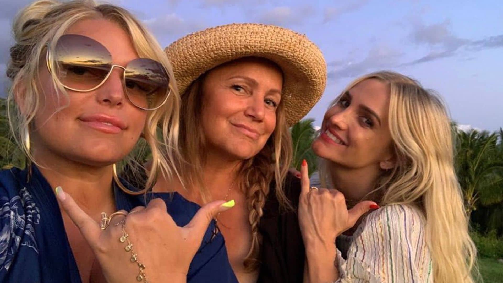 Jessica Simpson posts rare photo with mom and sister Ashlee