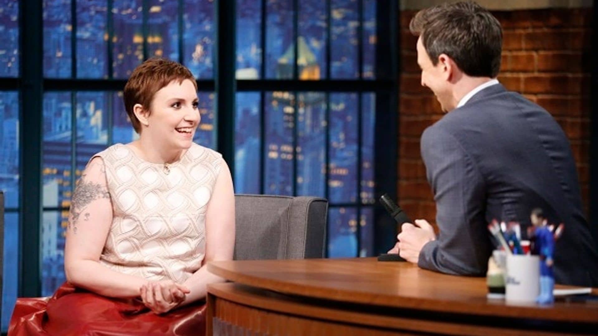 Lena Dunham (once again) chops off hair into a pixie cut