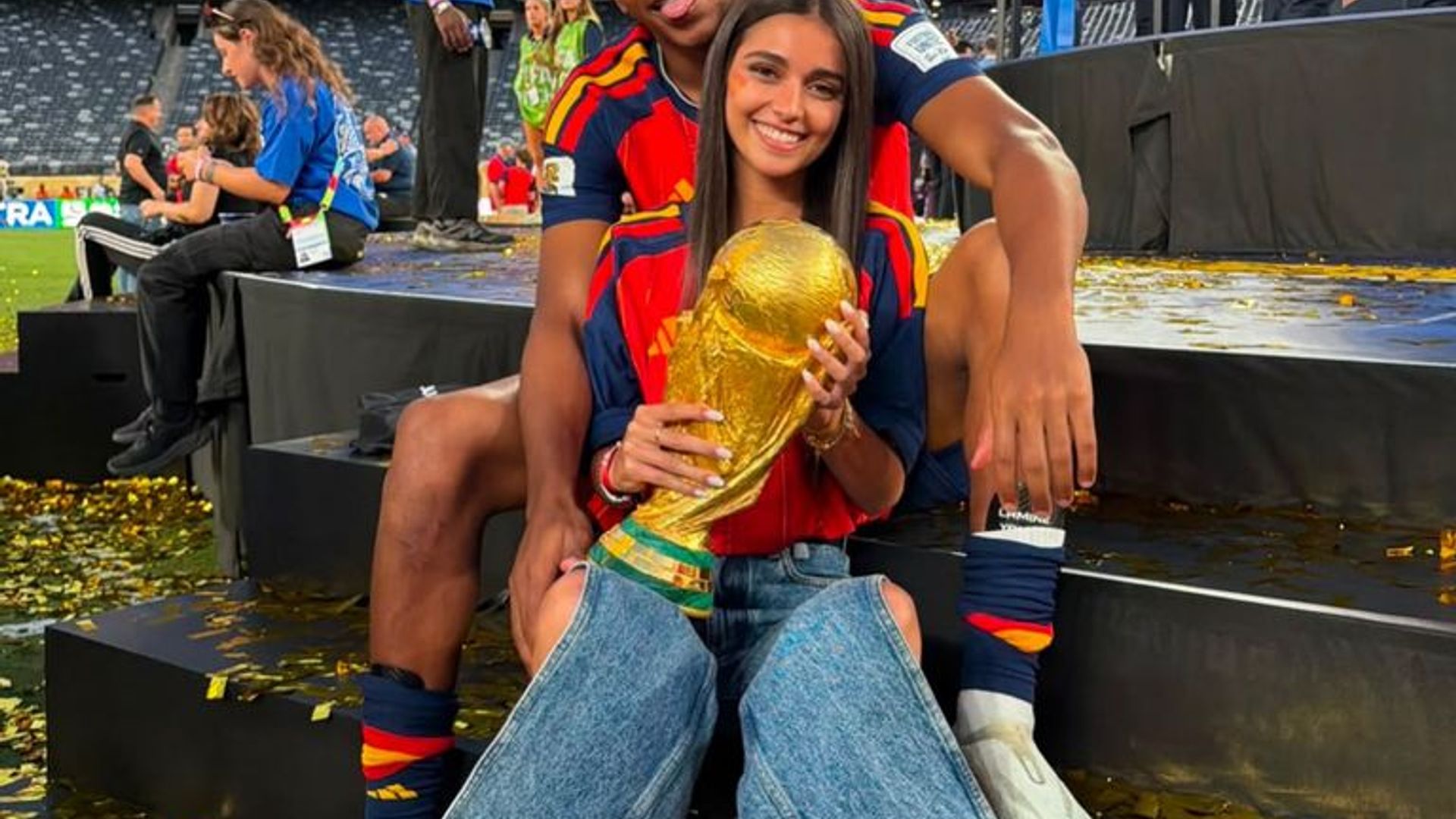 https://www.hola.com/us/horizon/landscape/0d04c2bc9f25-4594db03e4be-saveclipapp753206243183683689062376357396270361700769442n-1.jpg?im=Resize=(1200)