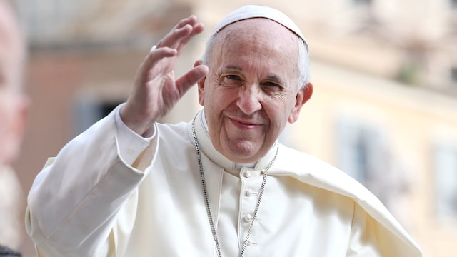 Pope Francis once gave Prince George a gift