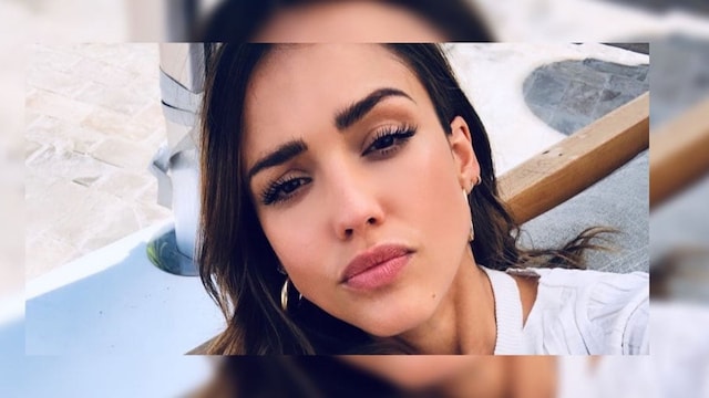 Jessica Alba Facial Beauty Tool