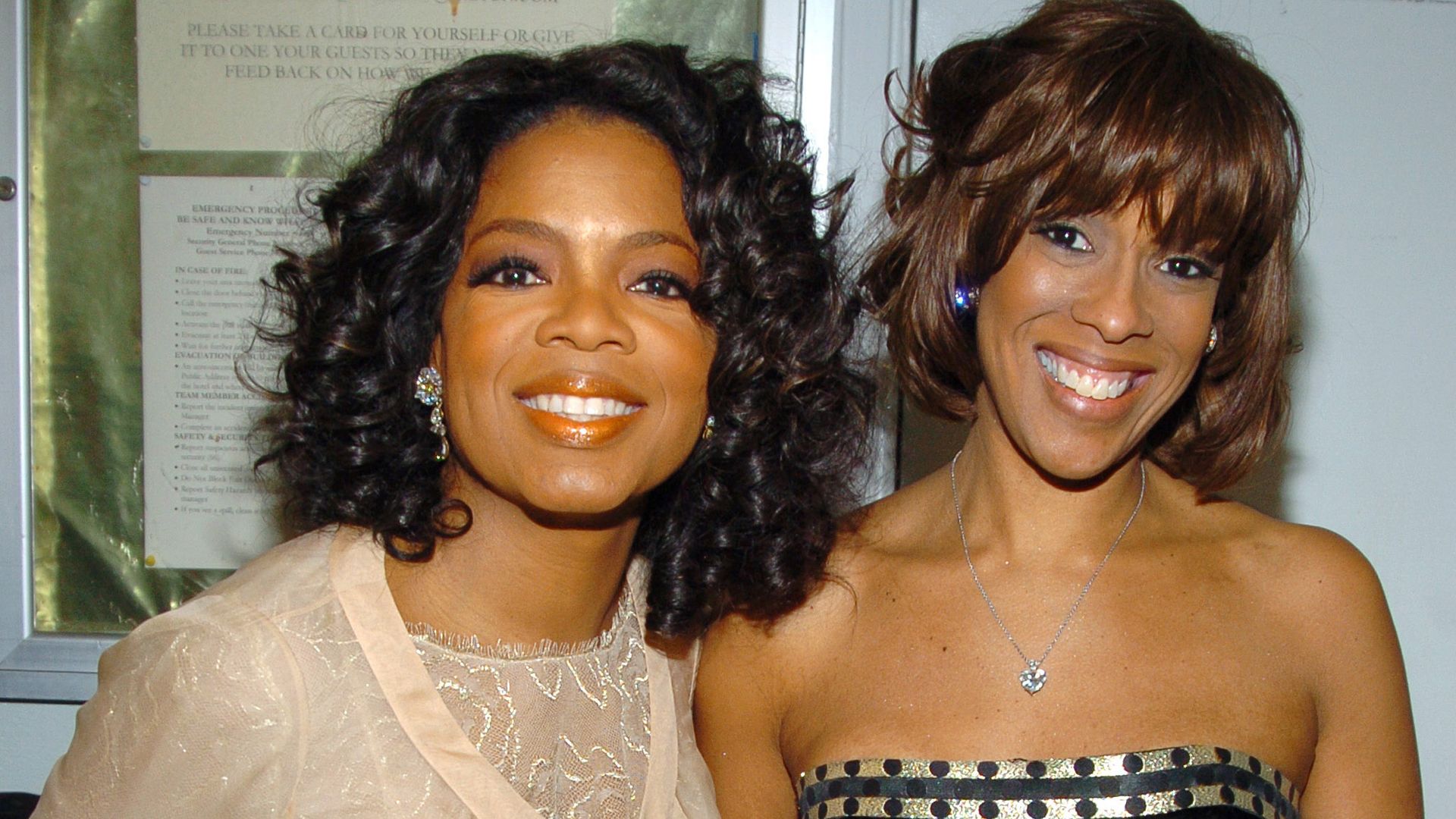 https://www.hola.com/us/horizon/landscape/0f3f07873bda-oprah-winfrey-and-gayle-king-attend-moving-image-salutes-john-travolta-at-the-wa.jpg?im=Resize=(1200)