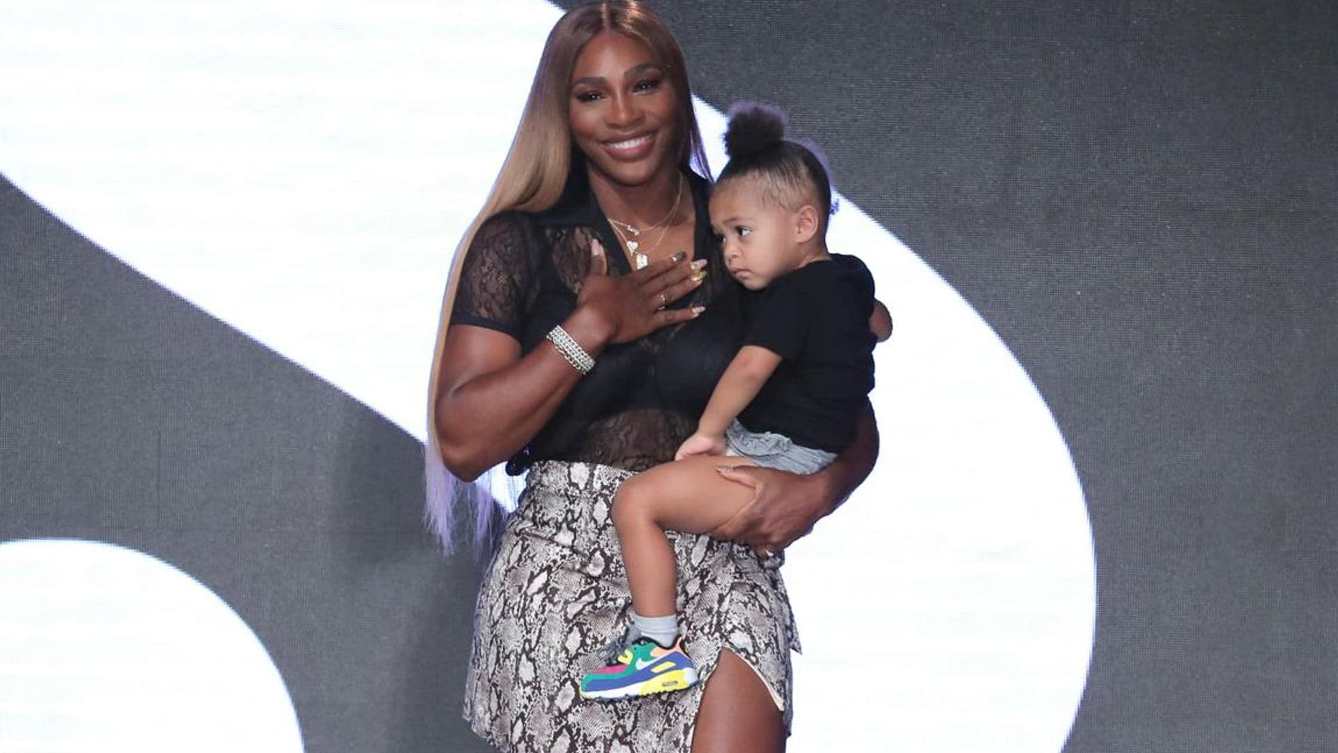 Serena Williams shares hilarious photo of daughter Olympia ignoring mom while she exercises