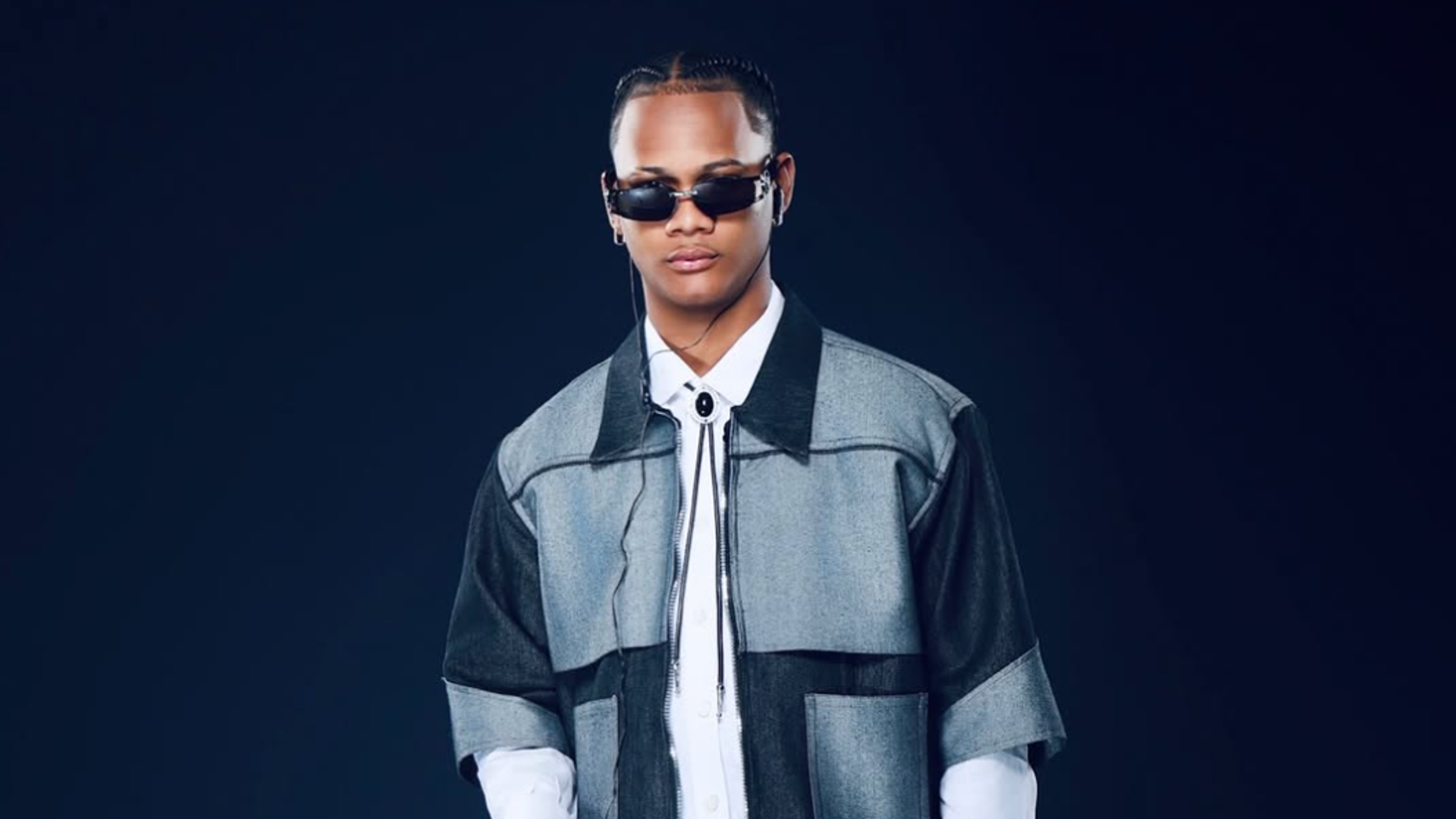 Who is Dalvin La Melodía? Meet the Dominican bachata star going viral in Puerto Rico, breaking concert records and collaborating with Luis Fonsi in 2026.
