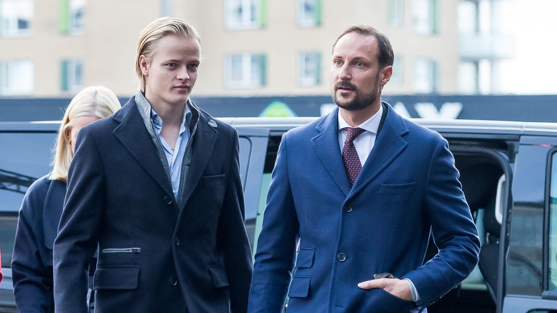 https://www.hola.com/us/horizon/landscape/11cf730020be-oslo-norway-marianne-borgen-the-mayor-of-oslo-and-princess-mette-marits-oldest-s.jpg?im=Resize=(1200)