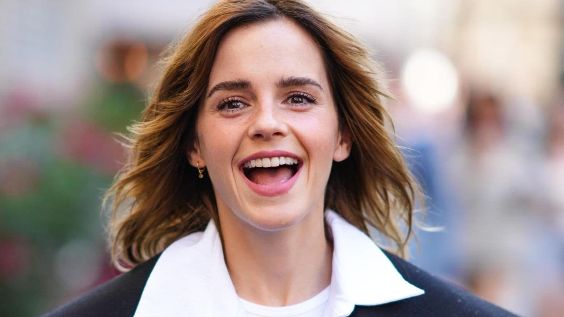 Emma Watson impone moda en su regreso a Cannes: ballerinas y faldas midi
