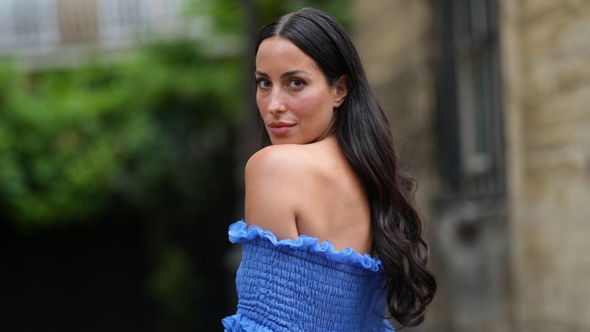 https://www.hola.com/us/horizon/landscape/1200/06b132724891-paris-france-ines-de-ramon-is-seen-wearing-blue-off-the-shoulder-smocked-tiered.jpg