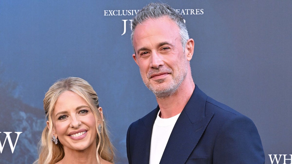 Sarah Michelle Gellar looks back at love story with Freddie Prinze Jr. 24 years after saying ‘I do’