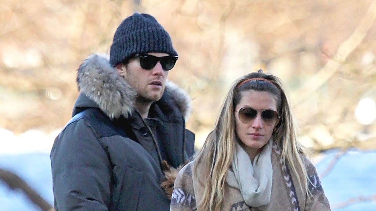 https://www.hola.com/us/horizon/landscape/1200/5cb63753b5a2-boston-ma-tom-brady-and-giselle-bundchen-with-son-benjamin-rein-brady-are-seen-o.jpg