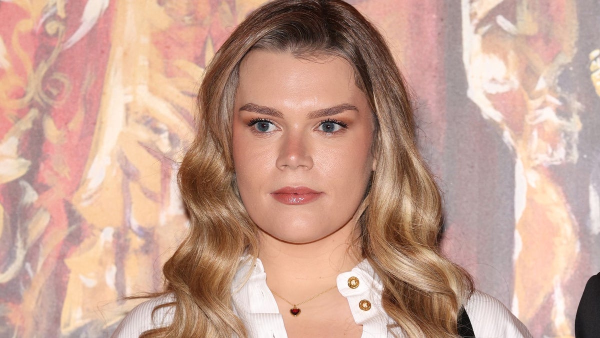 https://www.hola.com/us/horizon/landscape/1200/756c2d660d4a-monaco-monaco-camille-gottlieb-attends-the-48th-international-circus-festival-on.jpg