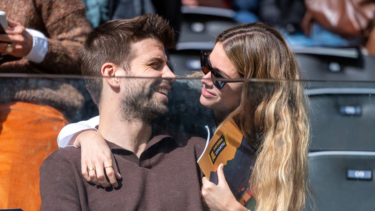 Gerard Piqu&eacute; has date night with Clara Ch&iacute;a after a courtroom face-off with Shakira