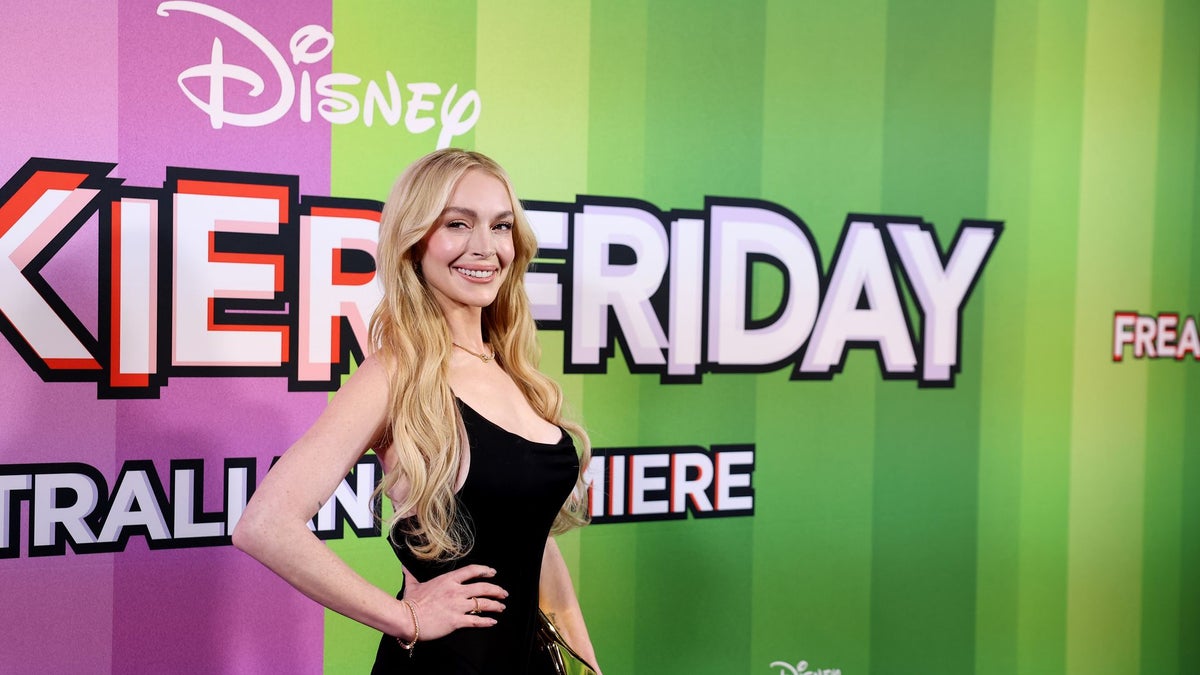https://www.hola.com/us/horizon/landscape/1200/f55d090ed164-sydney-australia-lindsay-lohan-attends-the-australian-premiere-of-freakier-frida.jpg