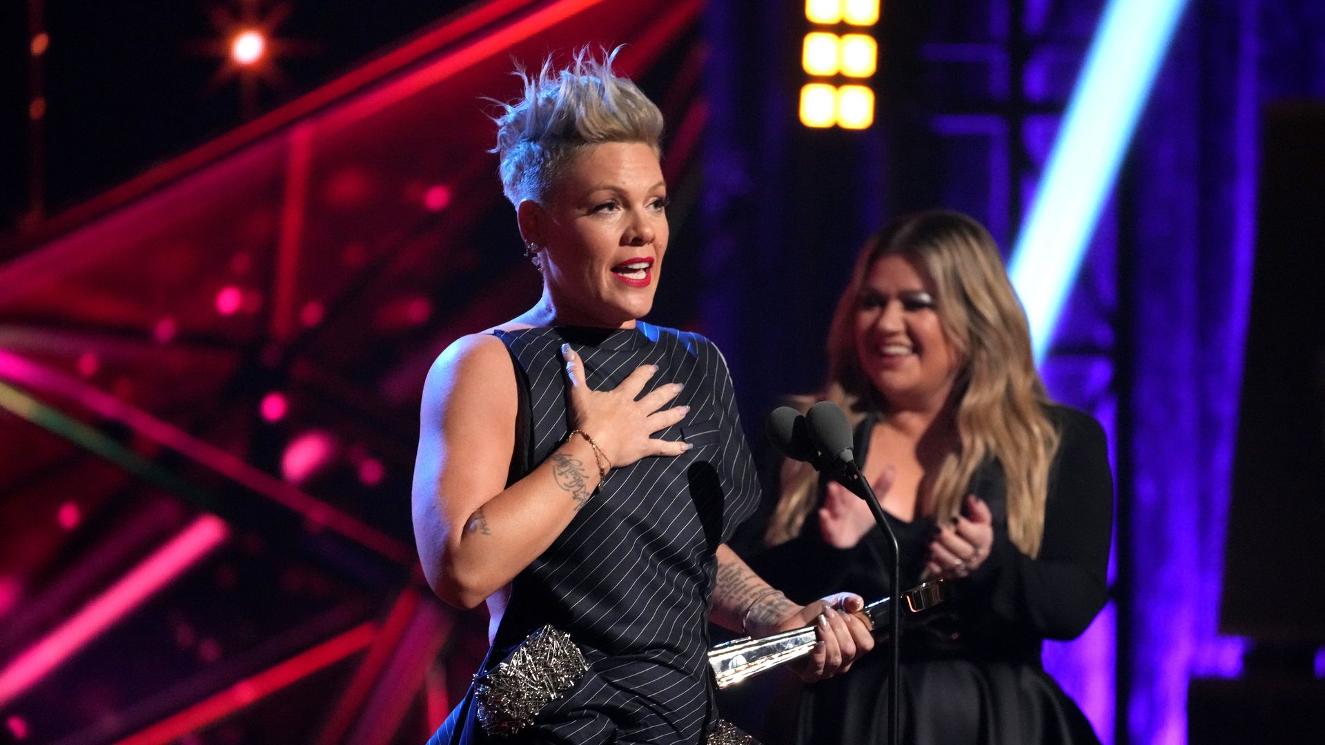 Pink set to take Kelly Clarkson’s mic during Women’s History Month moment to watch