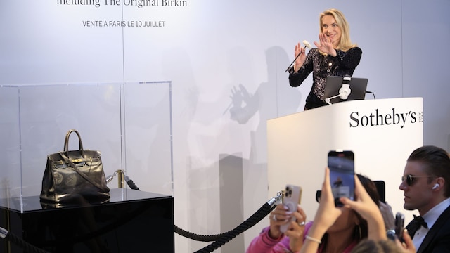 Auctioneer Aurélie Vandevoorde is pictured during the sale of the Jane Birkin's bag for 7 million euros at Sotheby's on July 10, 2025 in Paris, France. (Photo by Julien Hekimian/Getty Images)