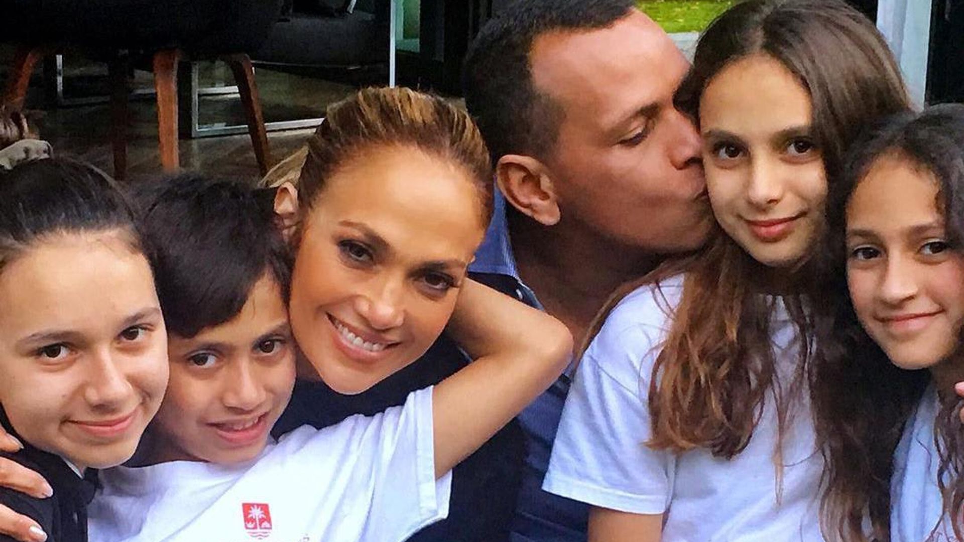 JLo’s daughter Emme and ‘stepsister’ Ella are impossible to tell apart in new photo