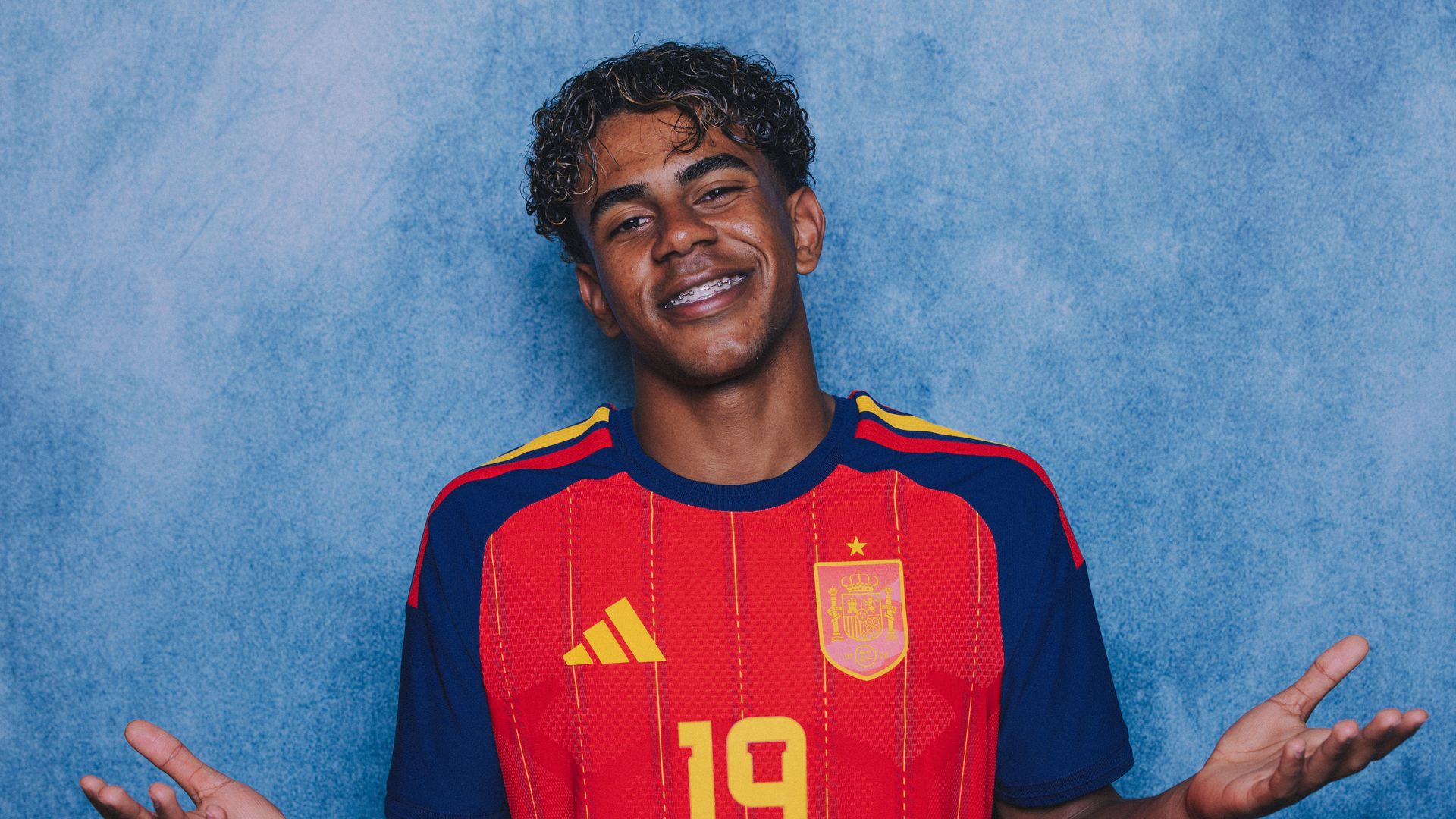 Lamine Yamal #19 of Spain poses for a portrait during the official FIFA World Cup 2026 portrait session on June 09, 2026 in Chattanooga, Tennessee. 