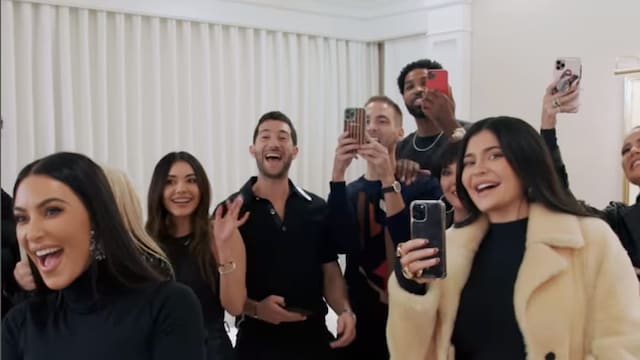 'The Kardashians' new teaser briefly shows Khloe Kardashian and Tristan Thompson in a family reunion