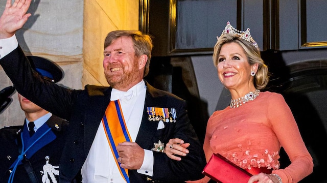 AMSTERDAM, NETHERLANDS - JUNE 22: King Willem-Alexander of The Netherlands and Queen Maxima of The Netherlands attend the gala diner for the Diplomatic Corps at The Royal Palace on June 22, 2022 in Amsterdam, Netherlands. (Photo by Patrick van Katwijk/Getty Images)