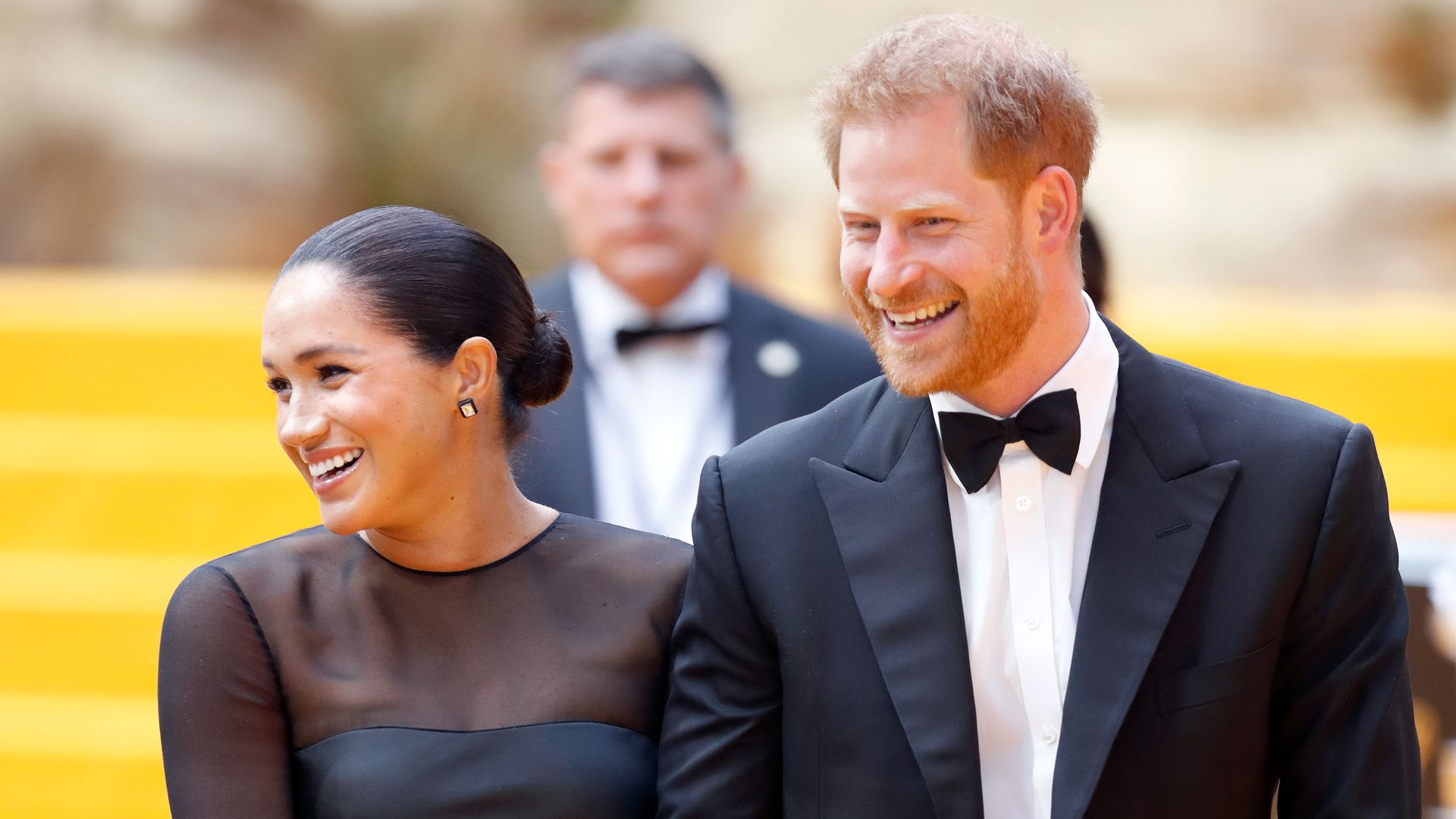 https://www.hola.com/us/horizon/landscape/171f5b38dc6b-london-united-kingdom-meghan-duchess-of-sussex-and-prince-harry-duke-of-sussex-a.jpg?im=Resize=(1200)