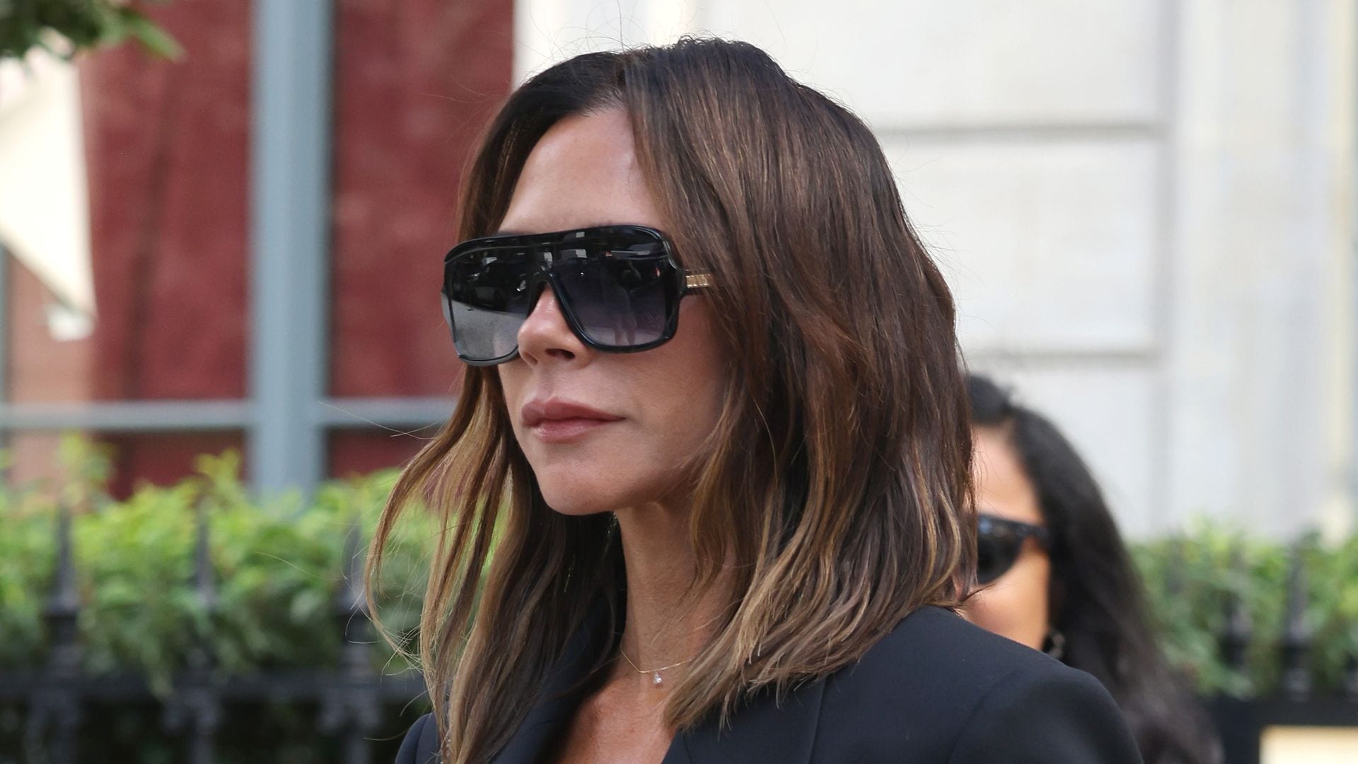 Victoria Beckham shares an early look at her stunning Christmas dinner dress