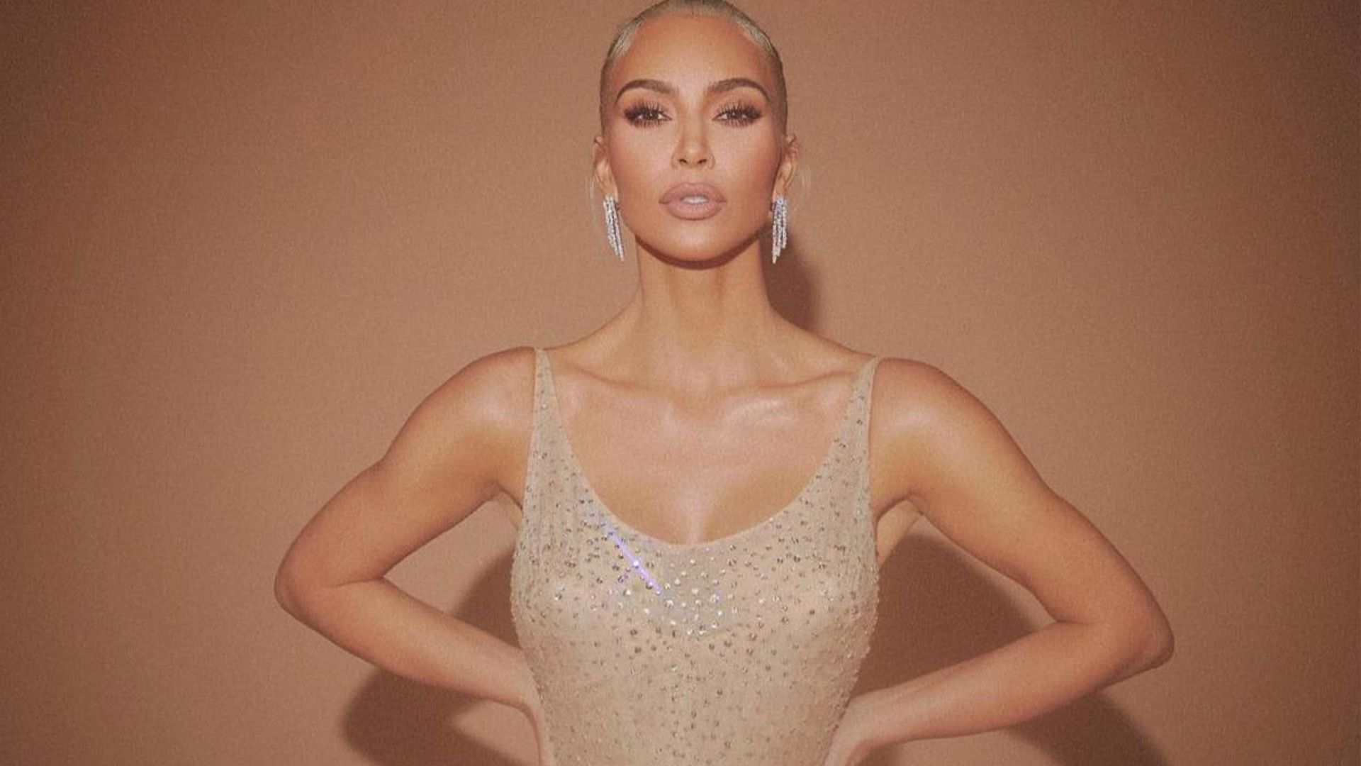 Did Kim Kardashian jeopardize Marilyn Monroe’s dress while taking it to the 2022 Met Gala?