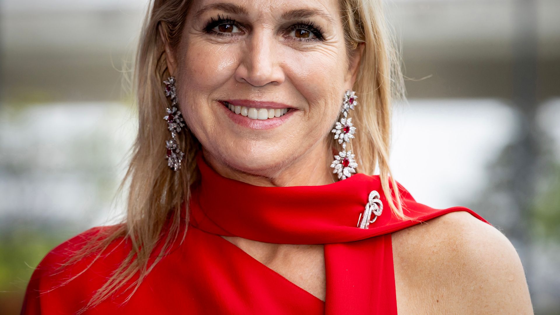 https://www.hola.com/us/horizon/landscape/1a8ed009af94-amsterdam-netherlands-queen-maxima-of-the-netherlands-attends-the-king-willem-i.jpg?im=Resize=(1200)