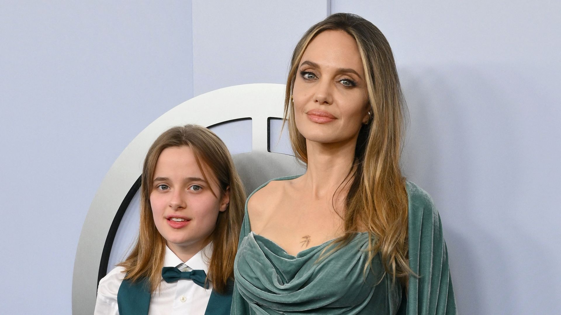 US actress Angelina Jolie and her daughter Vivienne Jolie-Pitt arrive for the 77th Tony Awards at Lincoln Center in New York on June 16, 2024. (Photo by ANGELA WEISS / AFP) (Photo by ANGELA WEISS/AFP via Getty Images) 