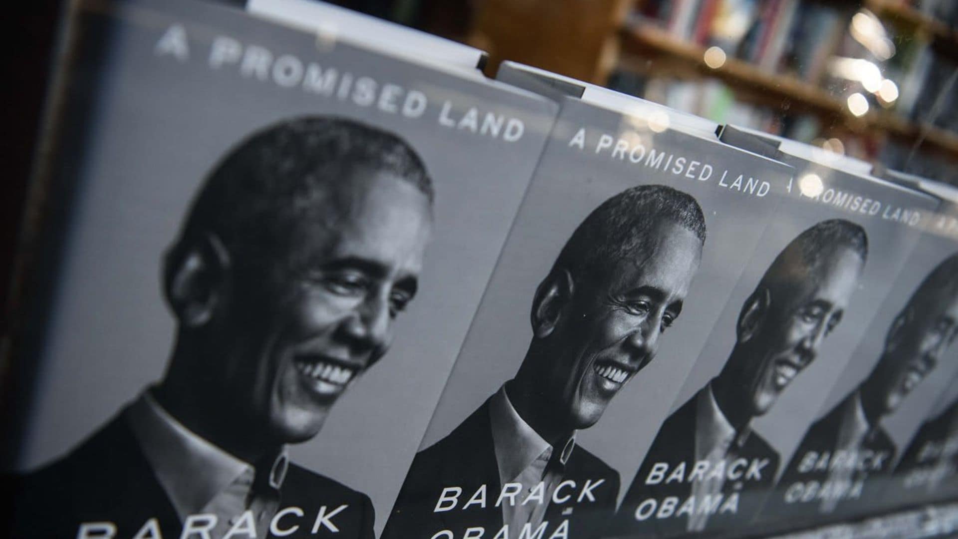 Barack Obama publishes the first volume of his presidential memoirs in Spanish