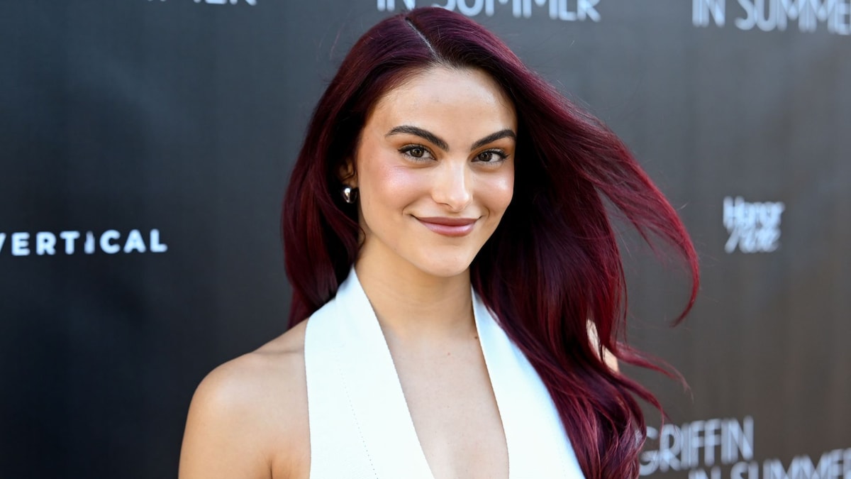https://www.hola.com/us/horizon/landscape/1b972600a4c4-camila-mendes-at-the-griffin-in-summer-los-angeles-premiere-held-at-lumiere-musi.jpg?im=Resize=(1200)