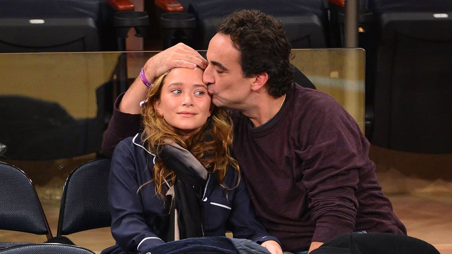 Mary Kate Olsen settles divorce agreement following emergency order