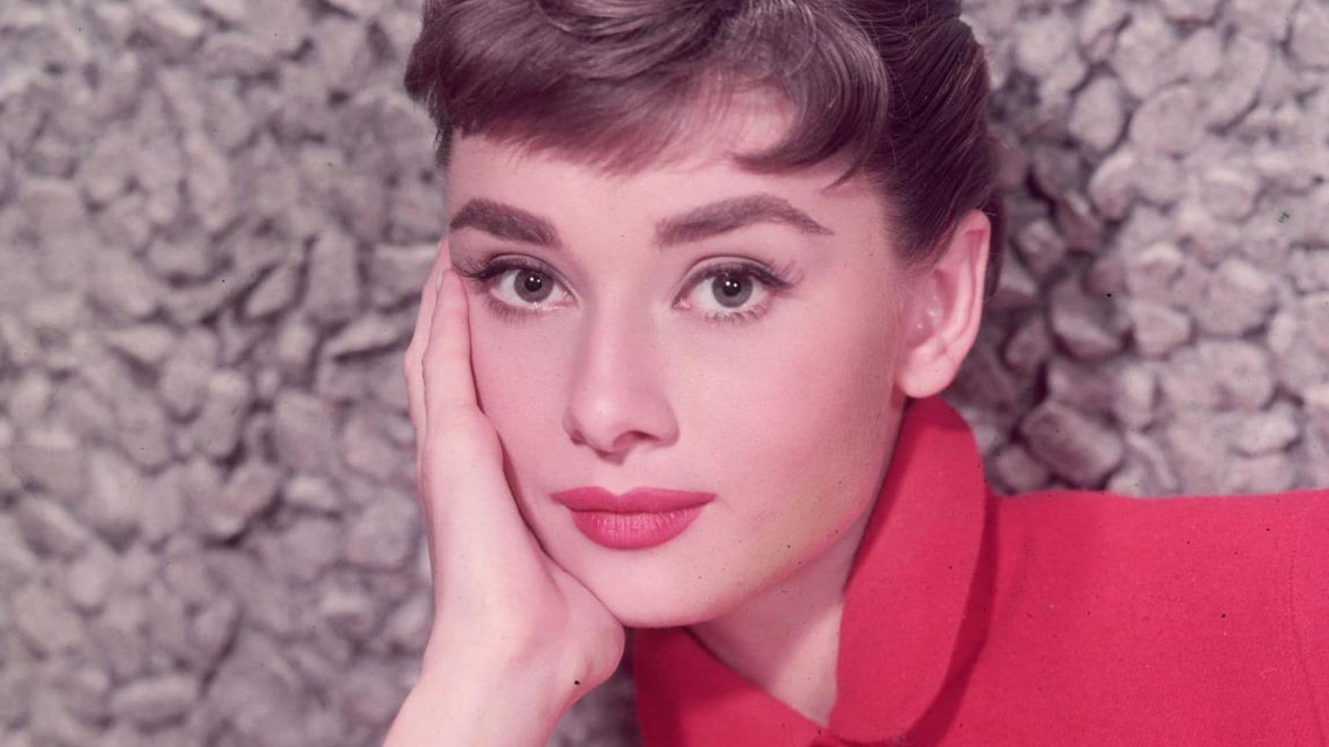 How to recreate Audrey Hepburn’s beautiful doe eyes