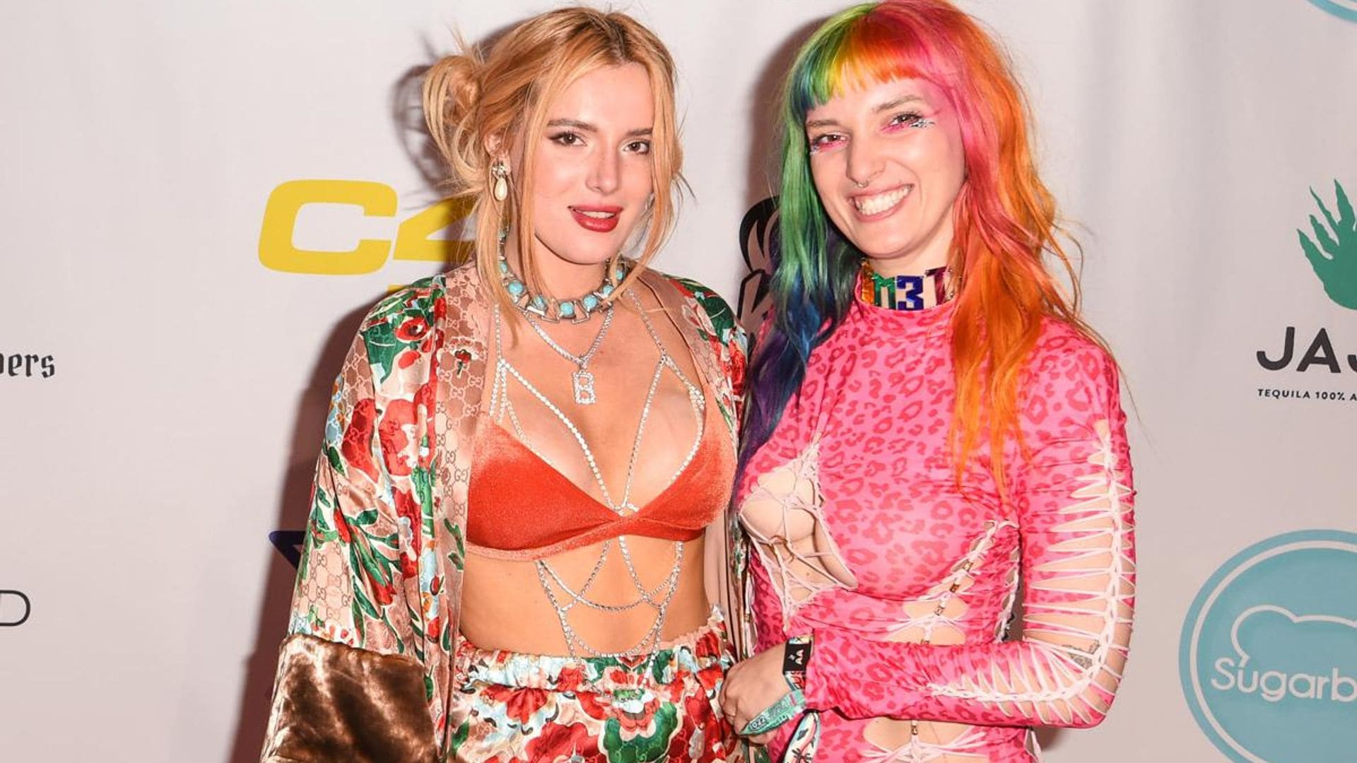 Bella & Dani Thorne are collaborating on a weekly radio show