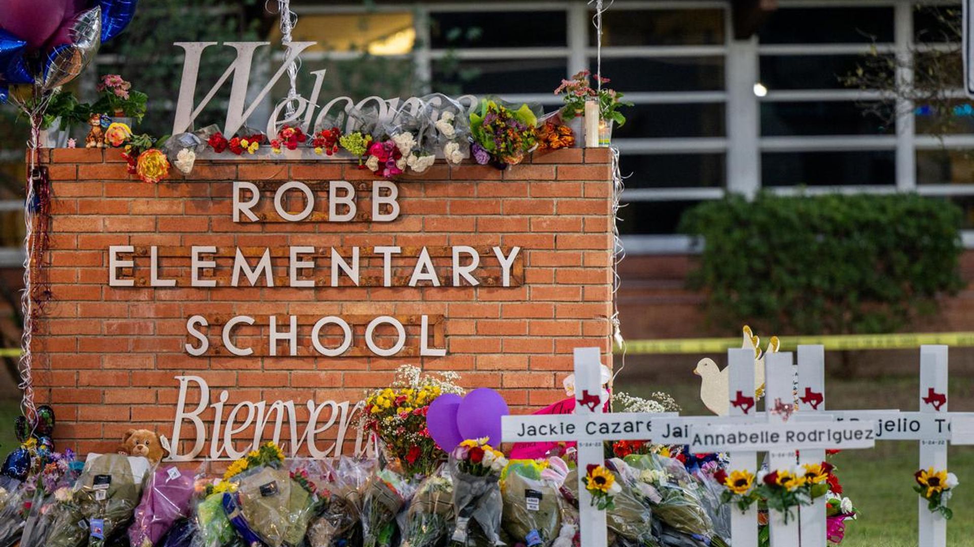 Royal conveys condolences to the families of Texas school shooting victims
